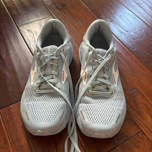 Brooks Adrenaline GTS 22